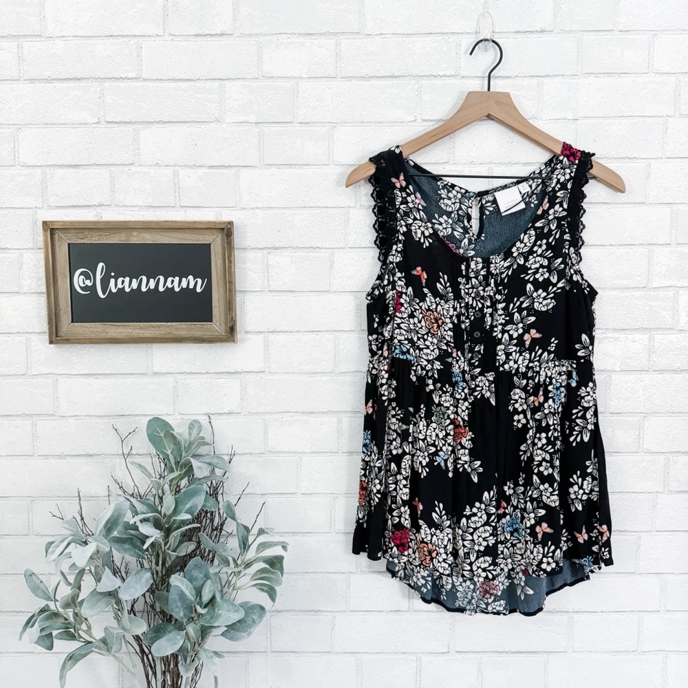 LC LAUREN CONRAD Black Hi-Low Flowered Babydoll Sleeveless Top